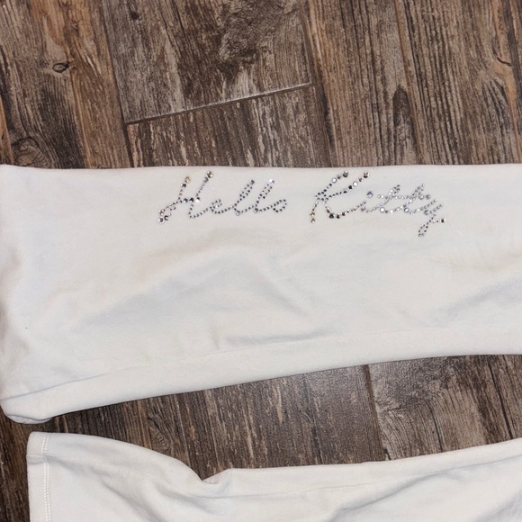 Hello Kitty White Flare Leg Pants & Lace Trim Tank Top - Picture 3 of 14